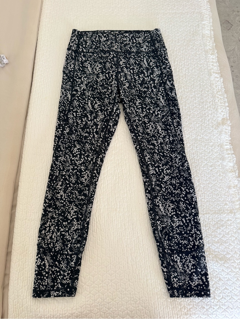 Lululemon Fast and Free high rise Chirasu speckled dot print leggings